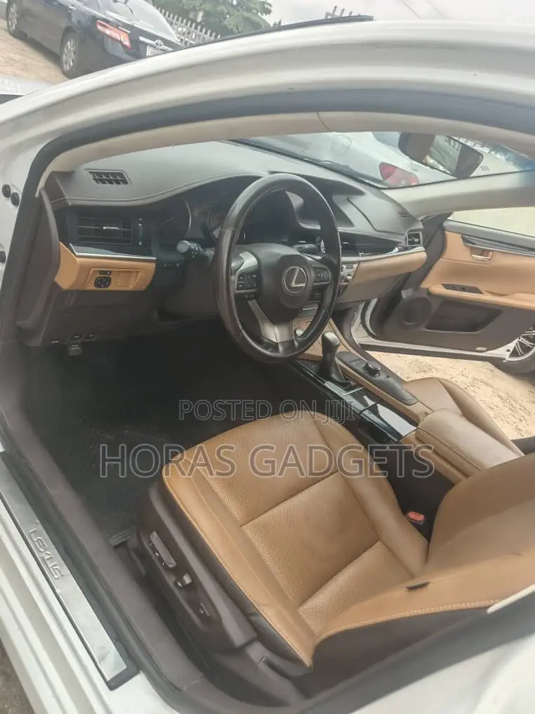 Lexus ES 2016 White