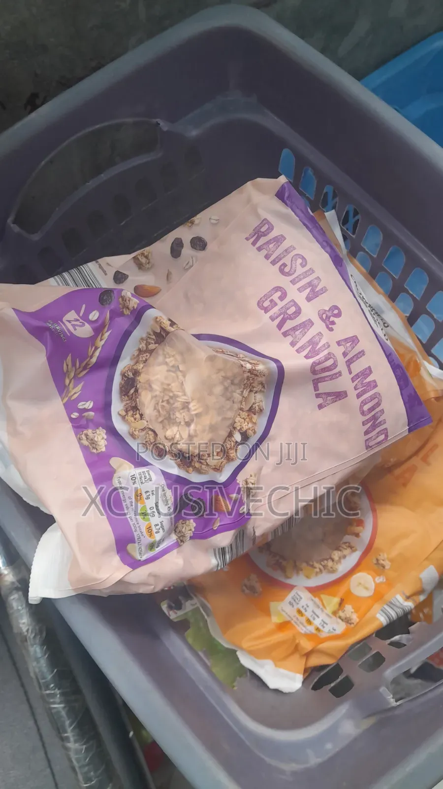Crownfield Raisin Almond Granola