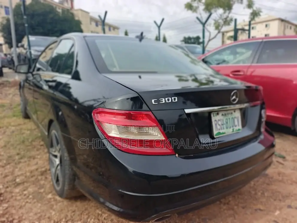 Mercedes-Benz C300 2011 Black