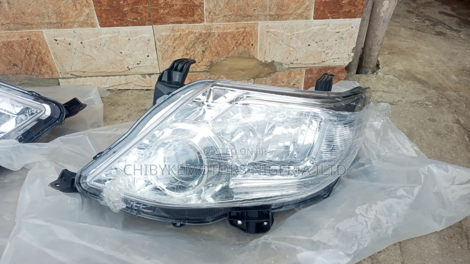 Headlamp for Toyota Fortuner 2012
