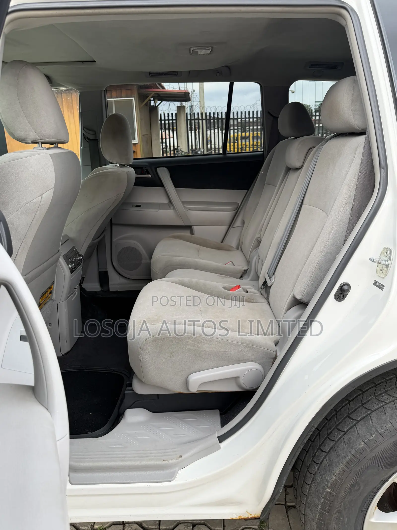 Toyota Highlander SE 2011 White