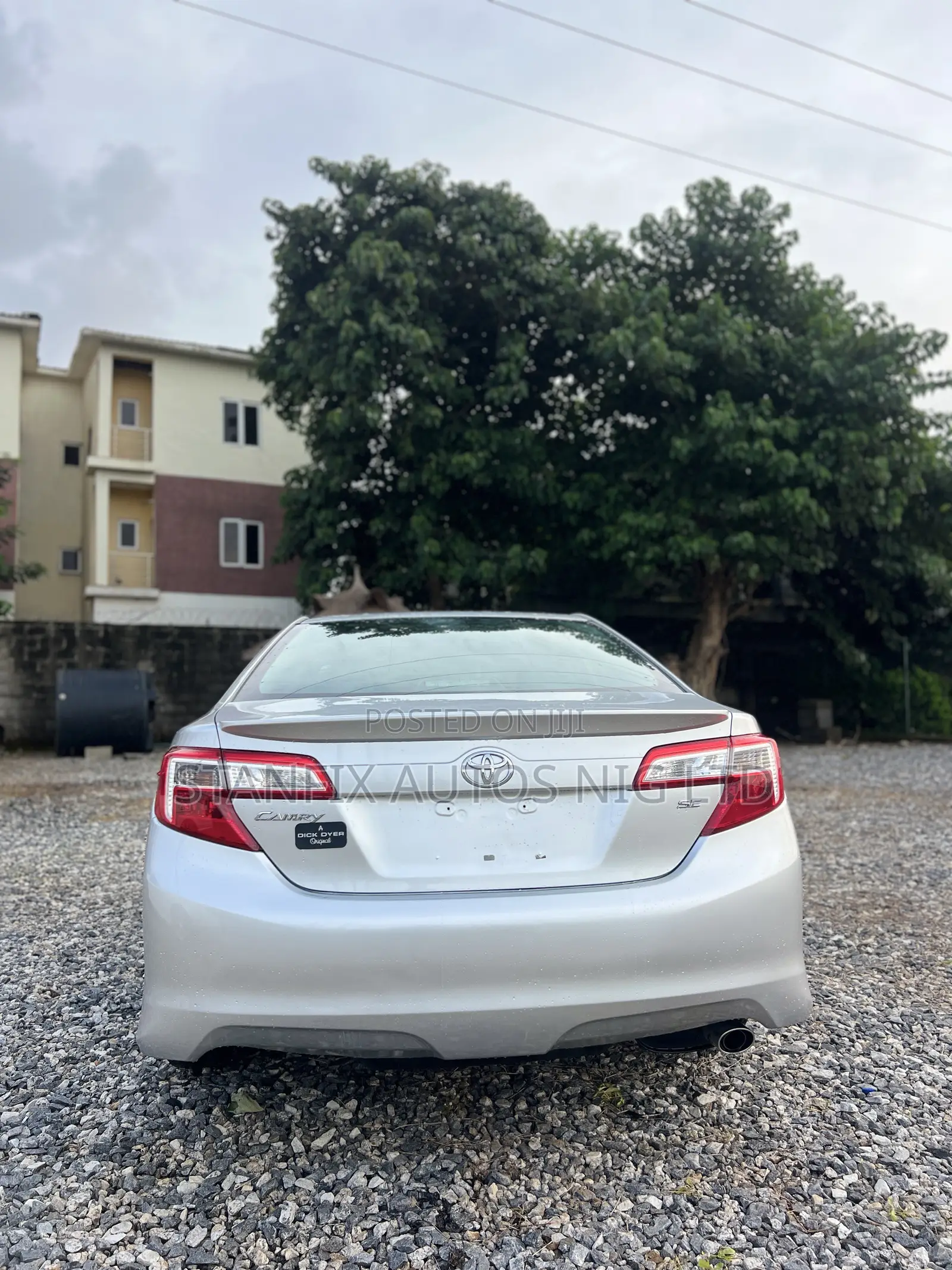 Toyota Camry SE 4dr Sedan (2.5L 4cyl 6A) 2013 Silver
