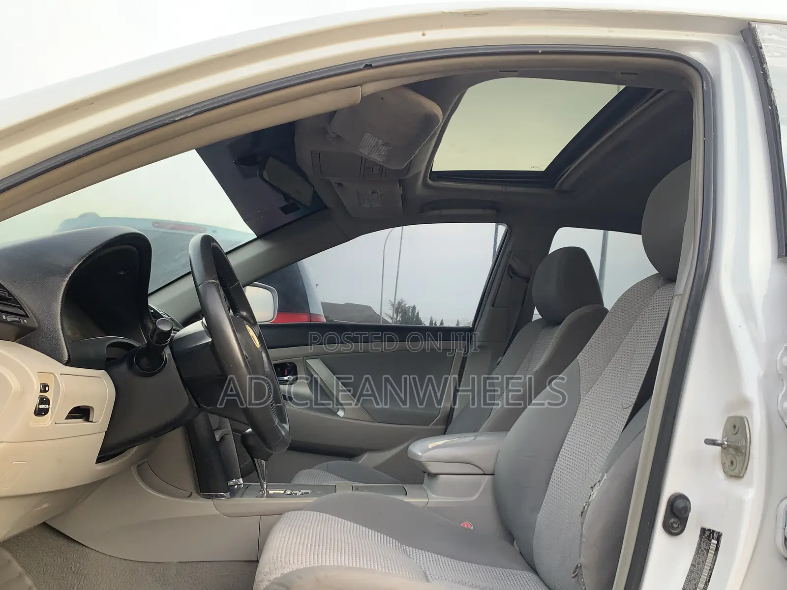 Toyota Camry 2.4 SE 2008 White