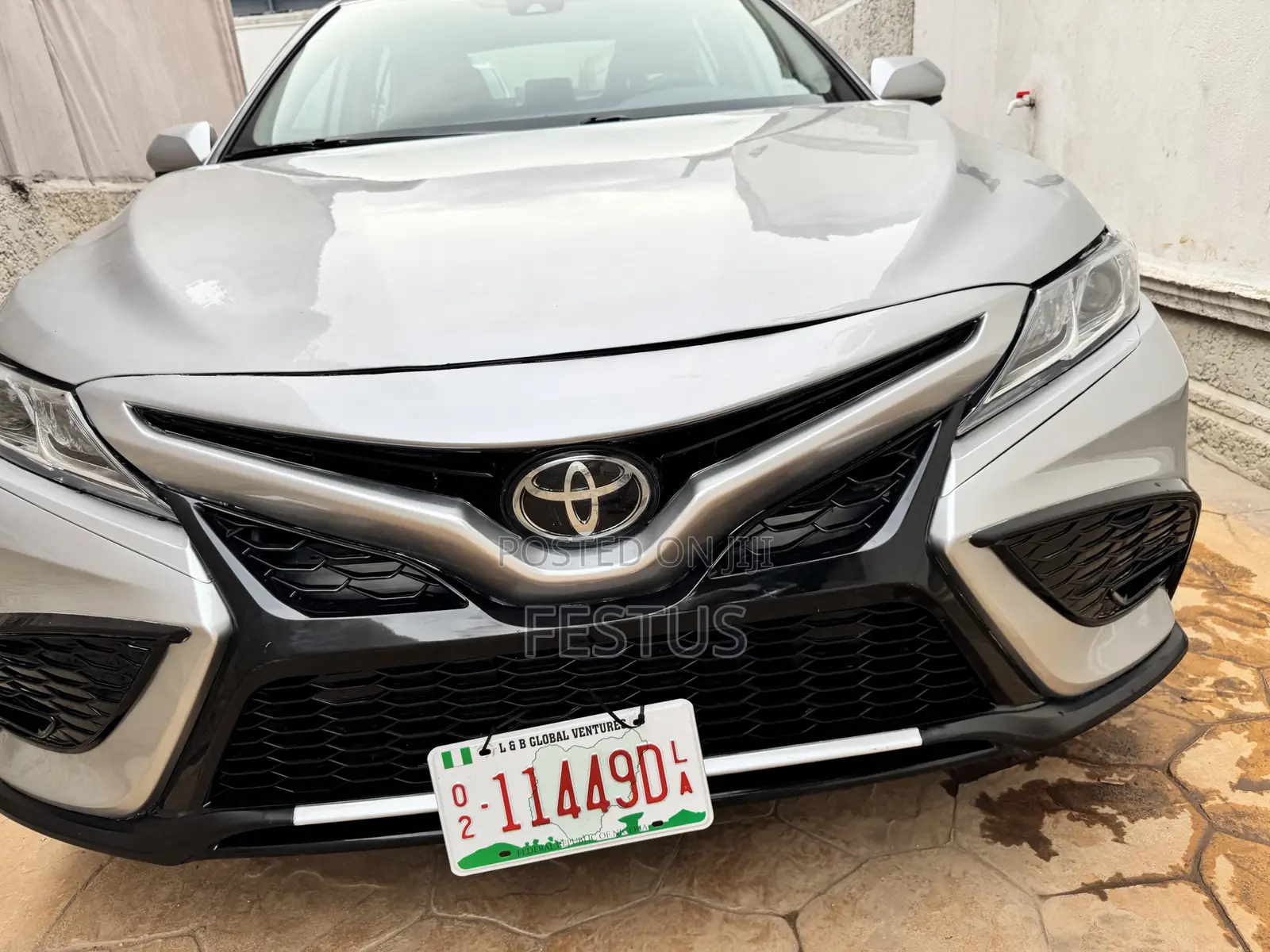 Toyota Camry SE FWD 2020 Gray