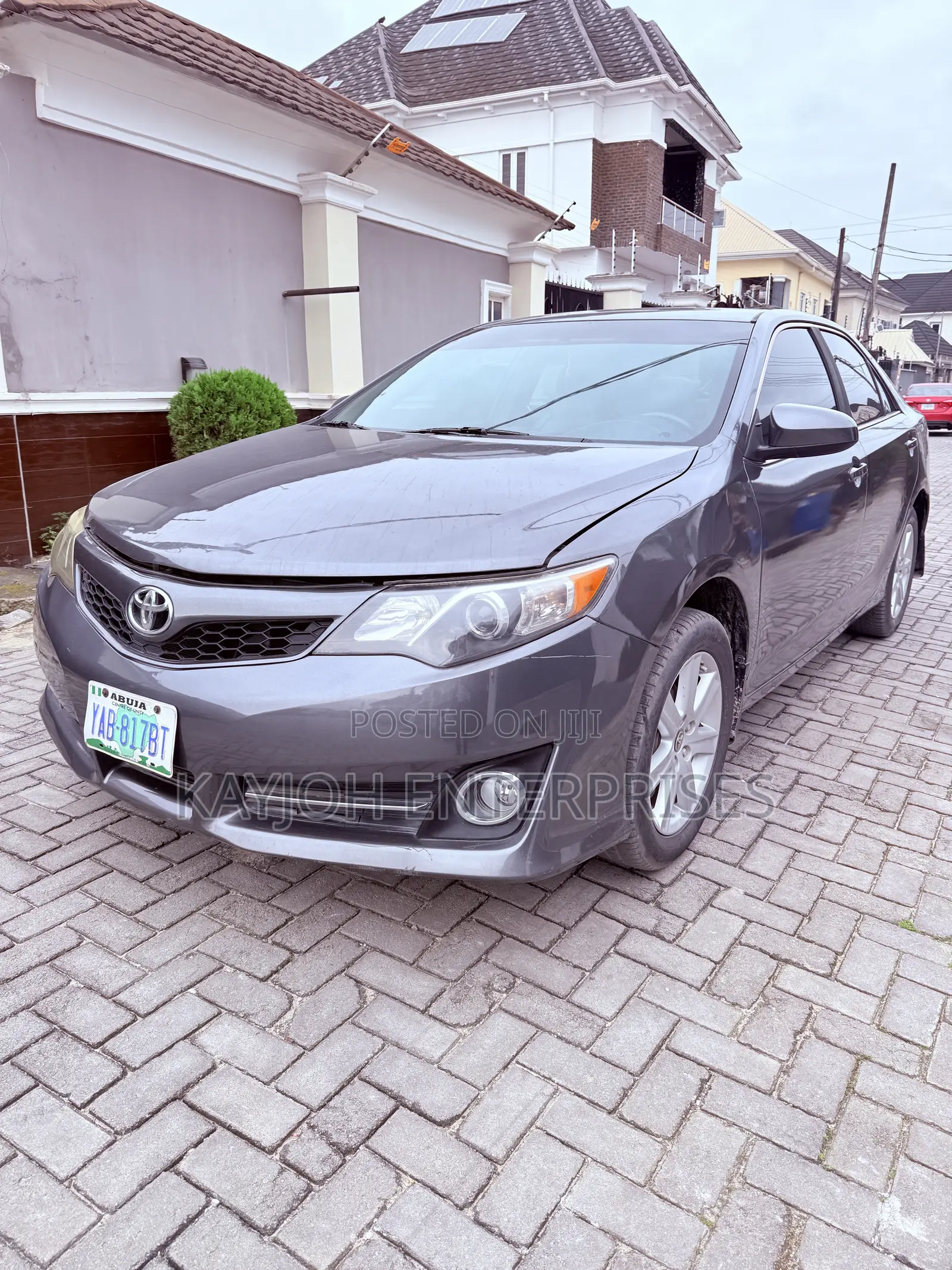 Toyota Camry LE 4dr Sedan (2.5L 4cyl 6A) 2013 Gray