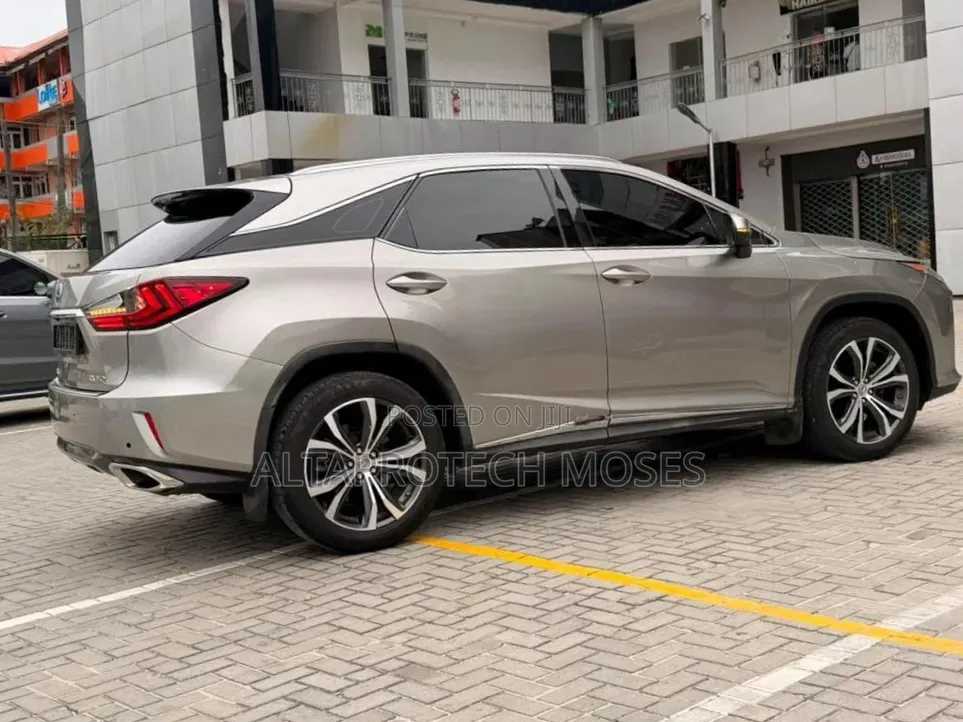 Lexus RX 350 FWD 2016 Gold