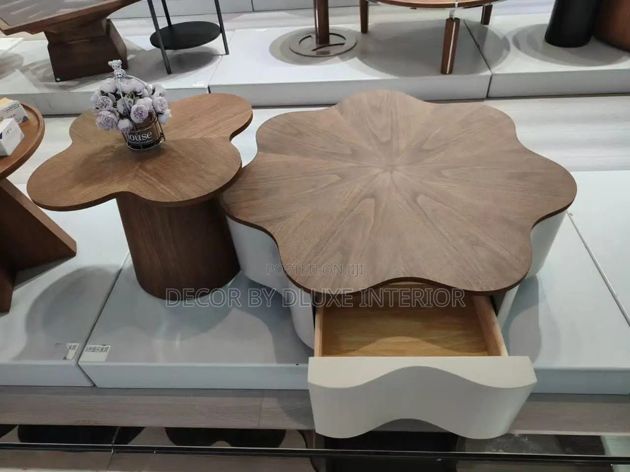 Medieval Style Flower-Shaped Wooden 2in1 Coffee Table