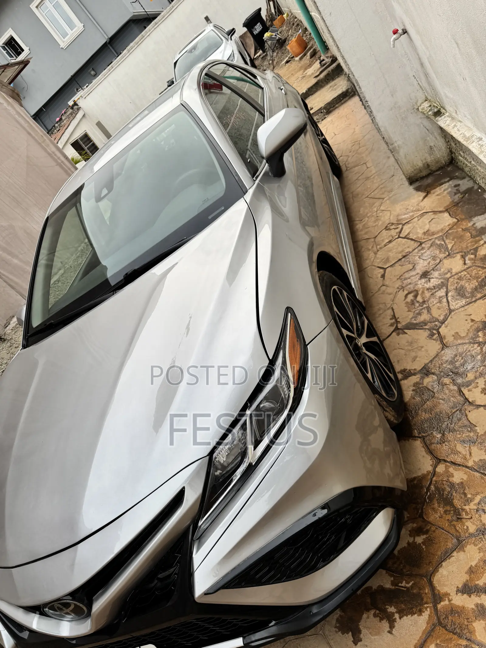 Toyota Camry SE FWD 2020 Gray