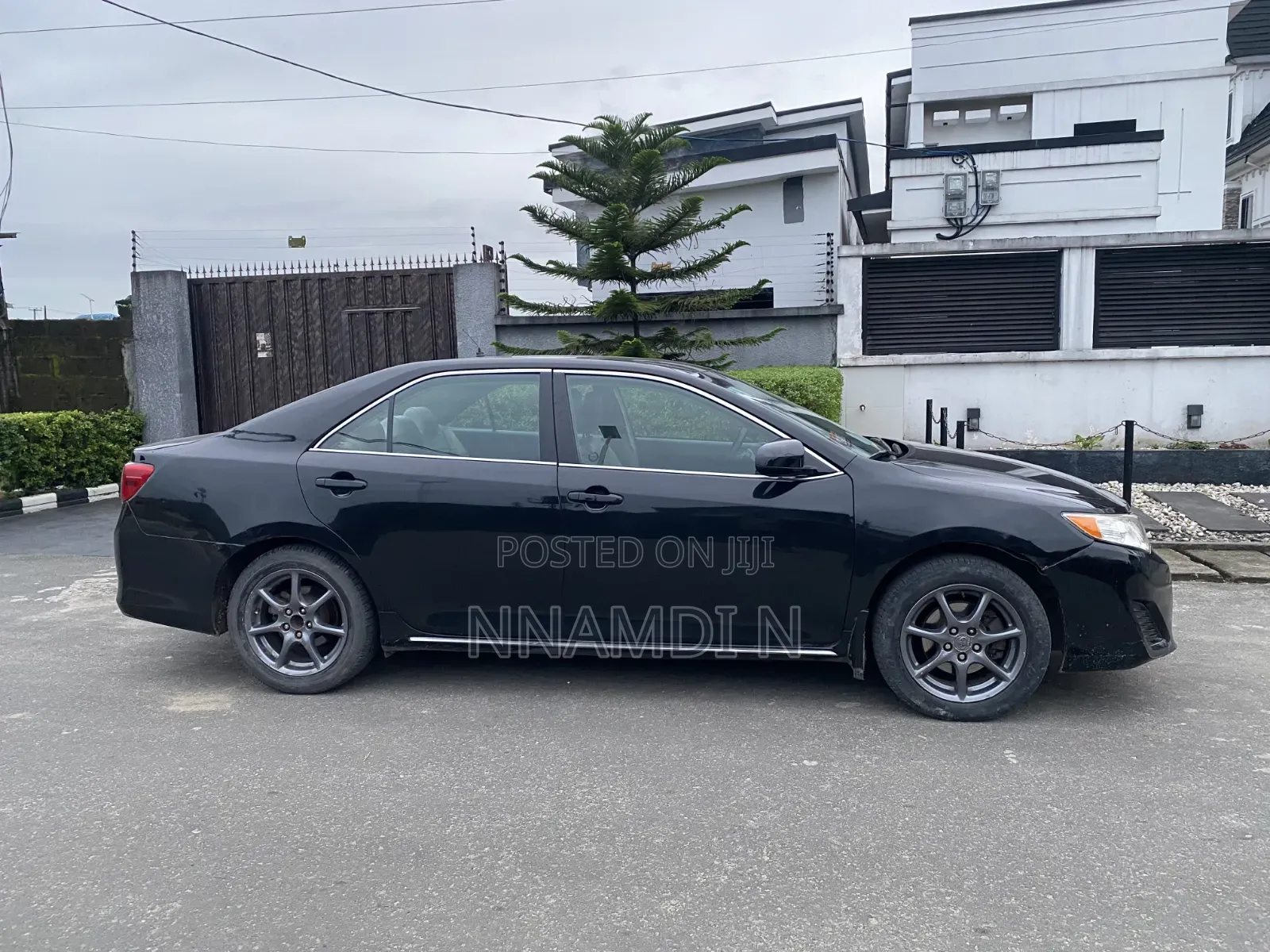 Toyota Camry LE 4dr Sedan (2.5L 4cyl 6A) 2012 Black