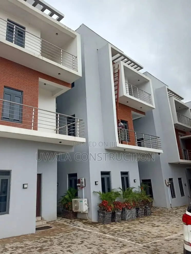 Furnished 4bdrm Duplex in Mabushi for sale