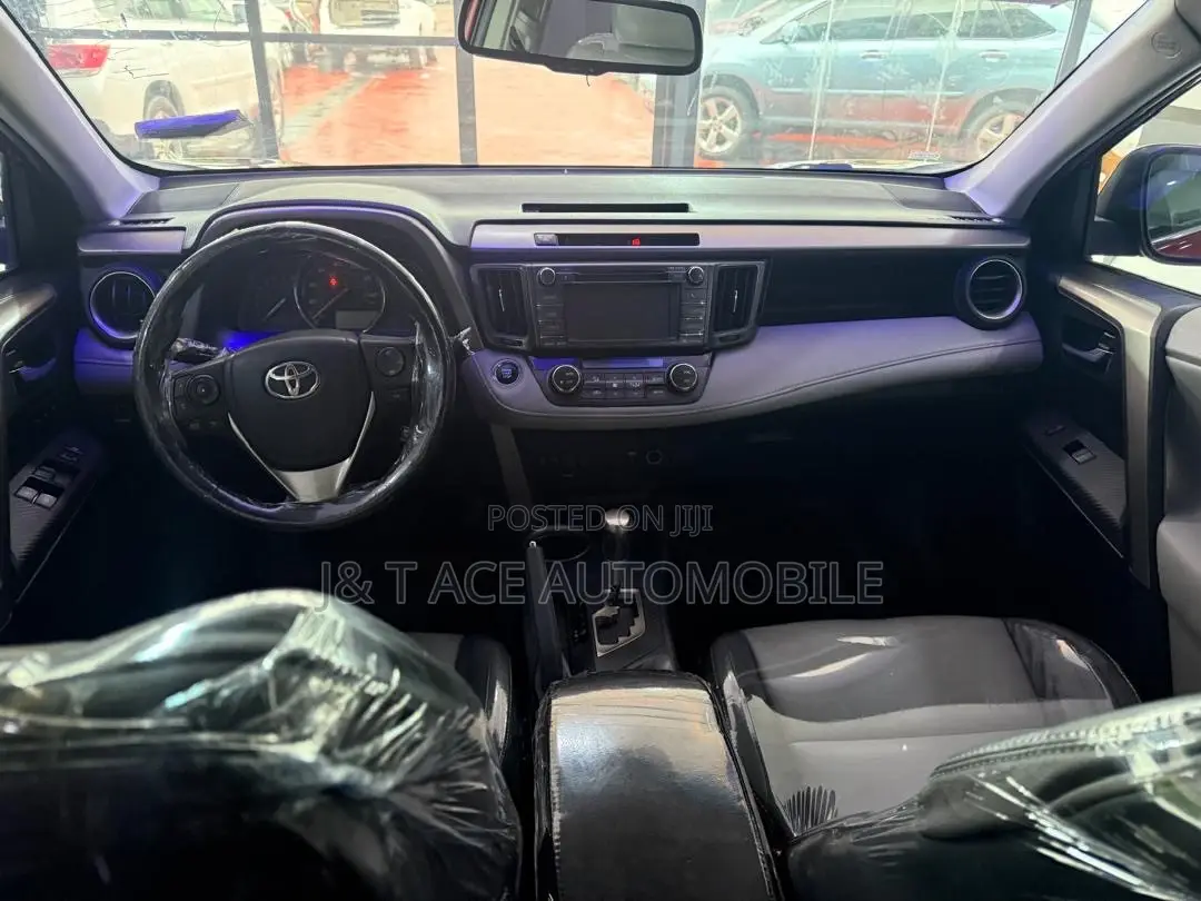 Toyota RAV4 2014 Red