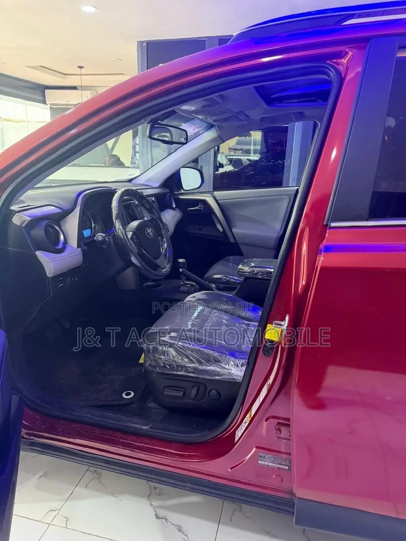 Toyota RAV4 2014 Red