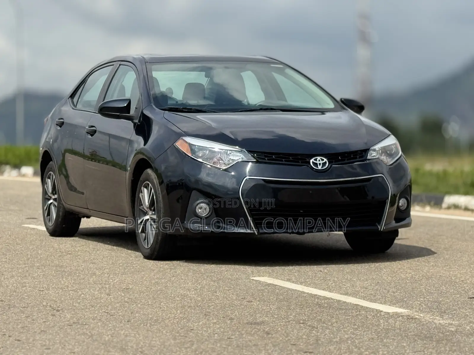Toyota Corolla LE Premium 4dr Sedan (1.8L 4cyl CVT) 2016 Gray