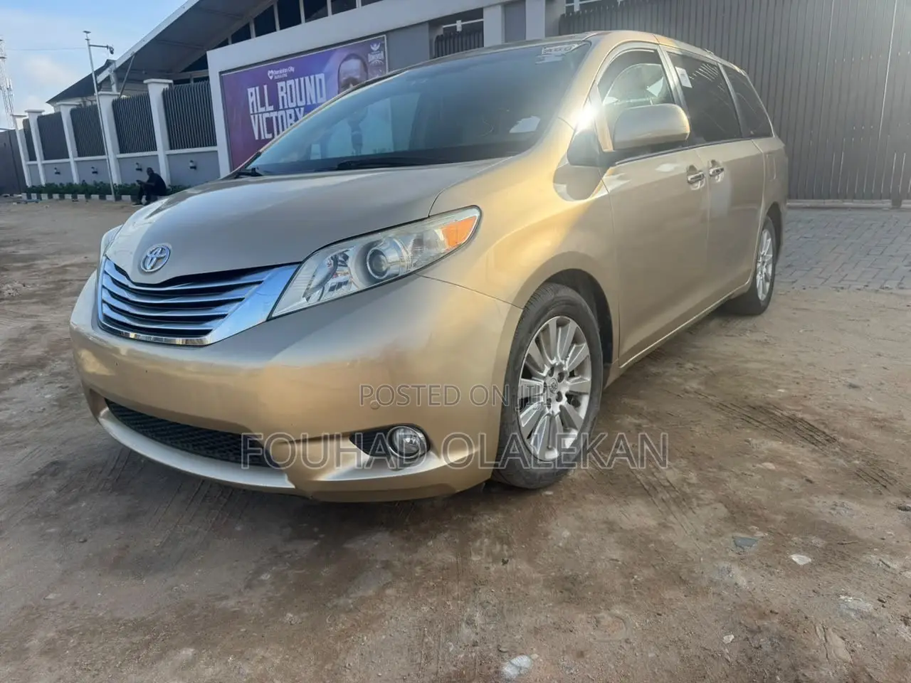 Toyota Sienna XLE 7 Passenger 2011 Gold