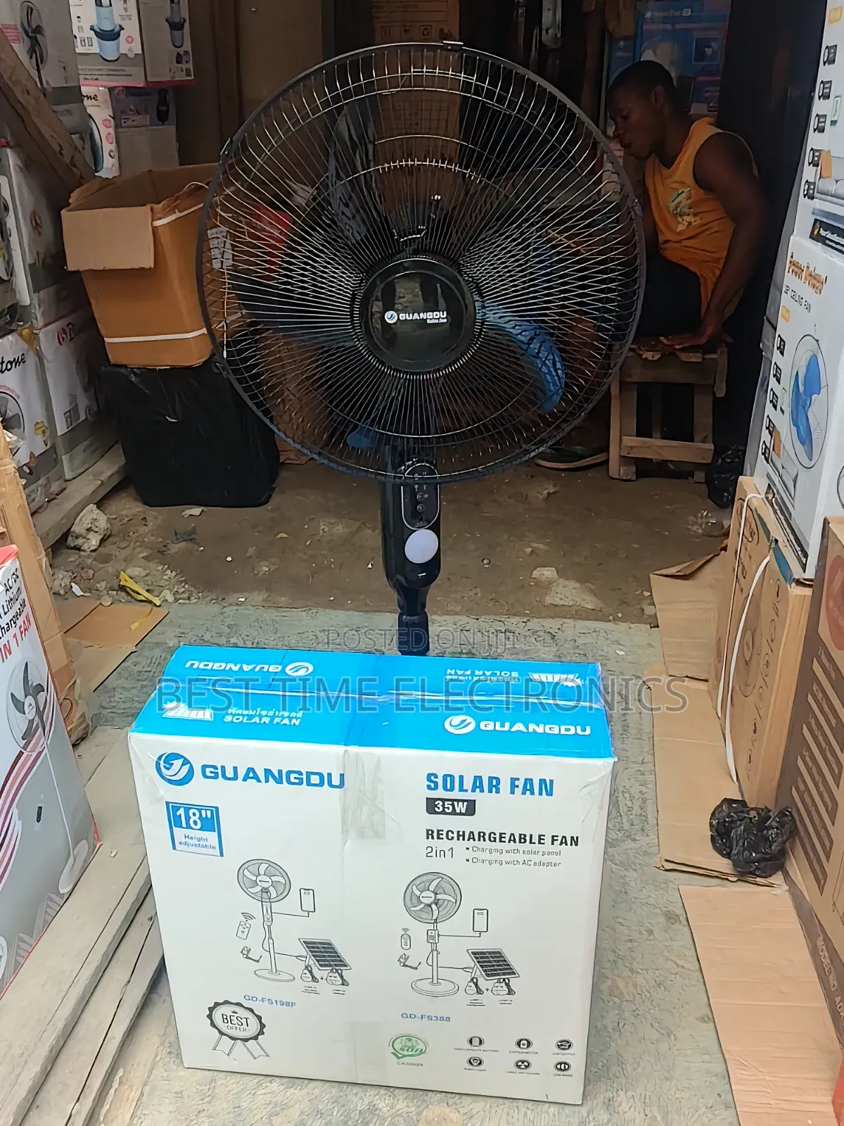 18" Guandu Solar Rechargeable Fan With Remote