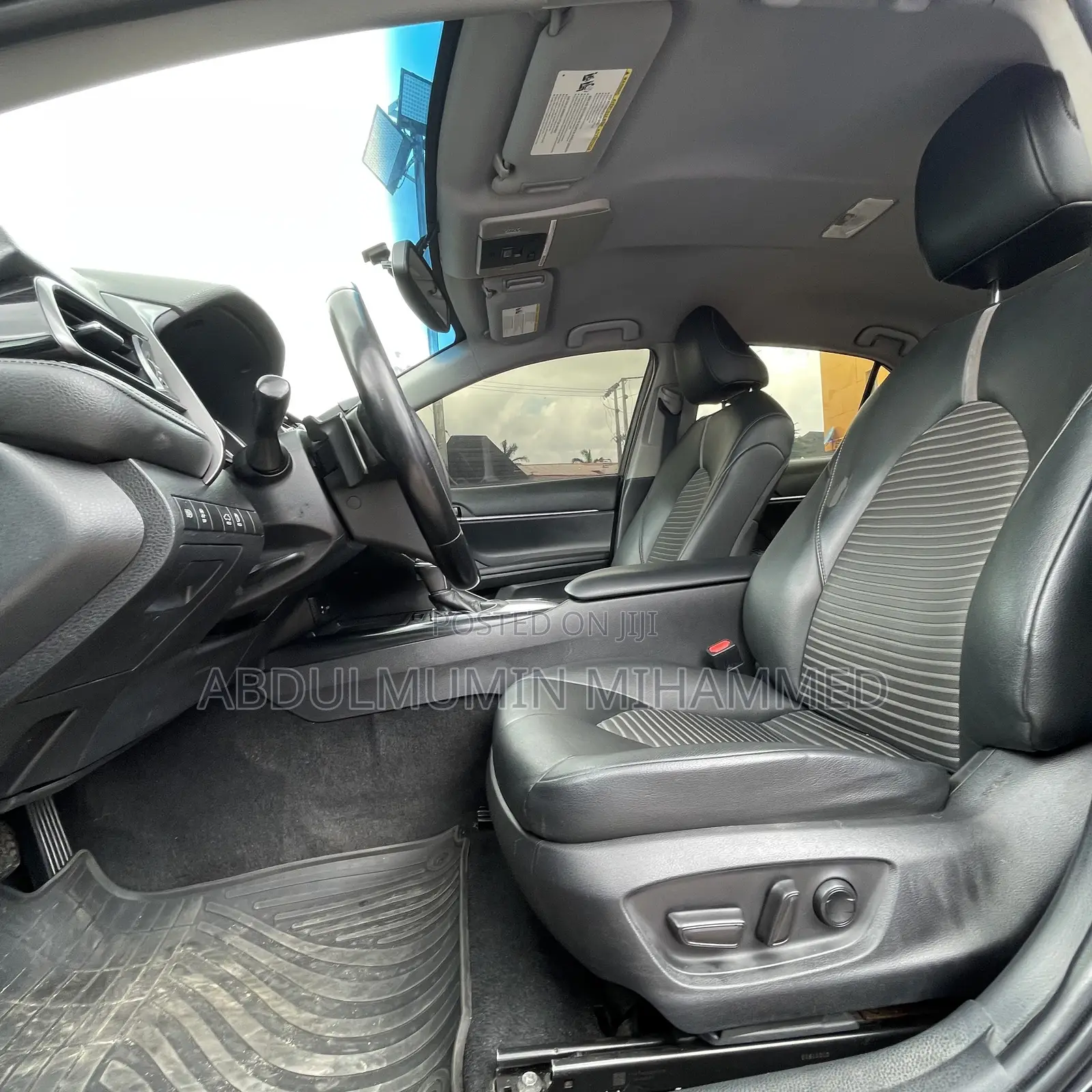 Toyota Camry SE (2.5L 4cyl 8A) 2019 Black