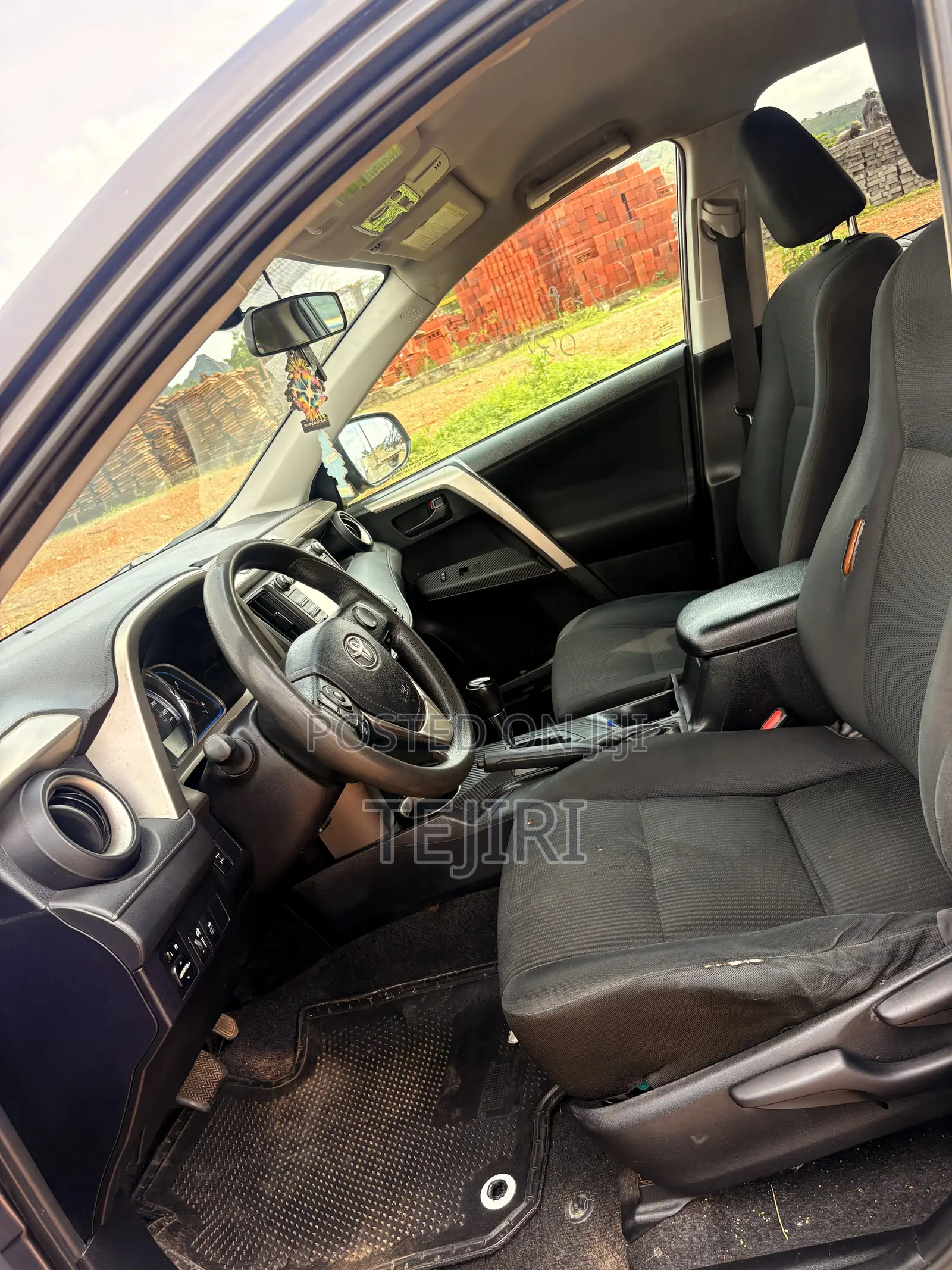 Toyota RAV4 LE AWD (2.5L 4cyl 6A) 2016 Gray