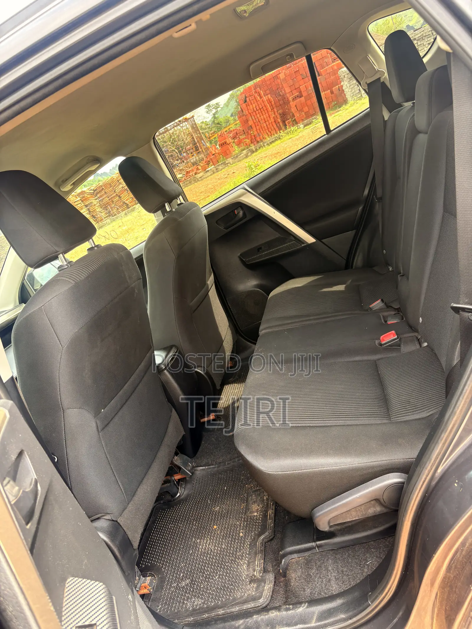 Toyota RAV4 LE AWD (2.5L 4cyl 6A) 2016 Gray