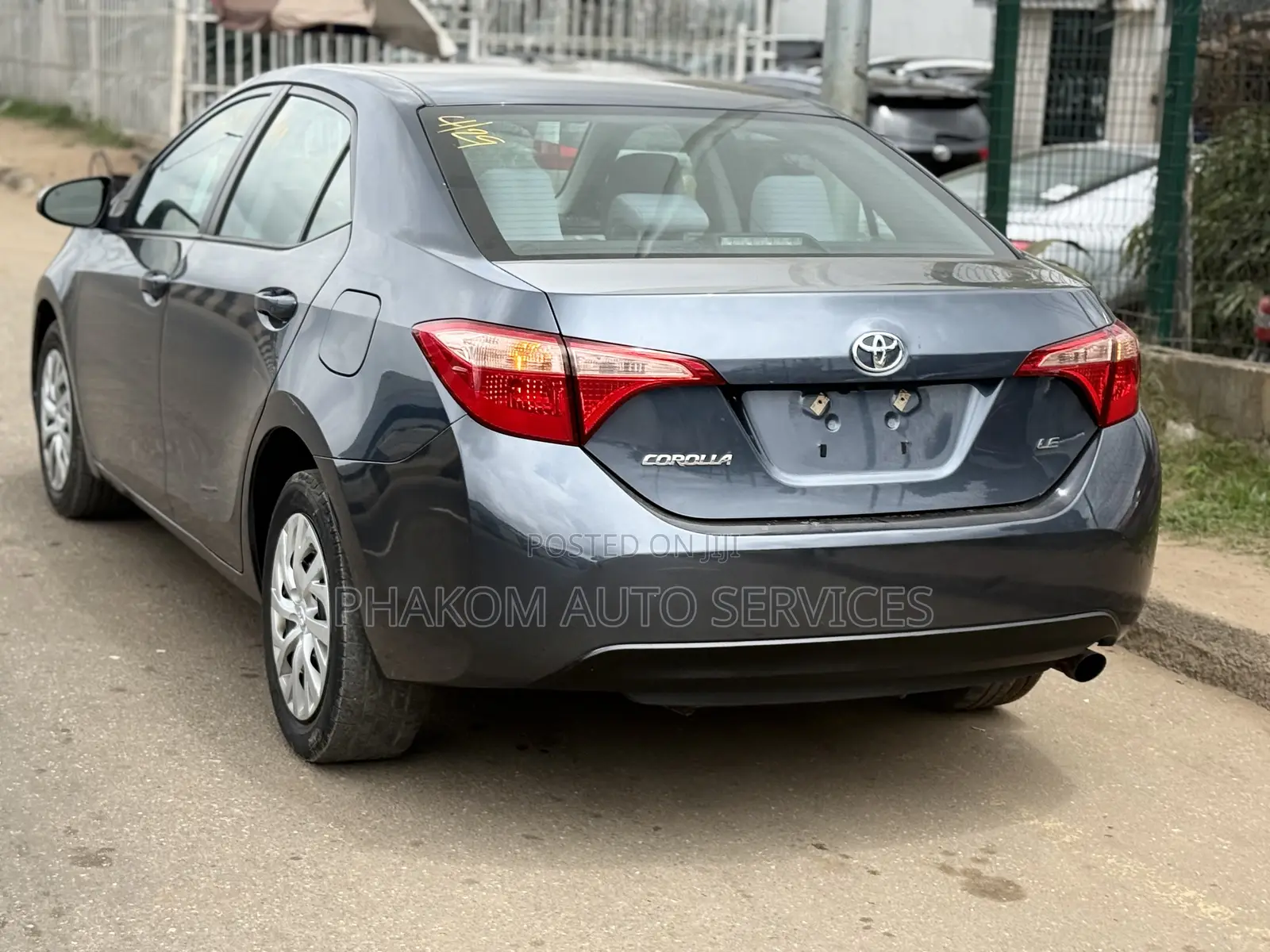 Toyota Corolla LE (1.8L 4cyl 2A) 2019 Gray