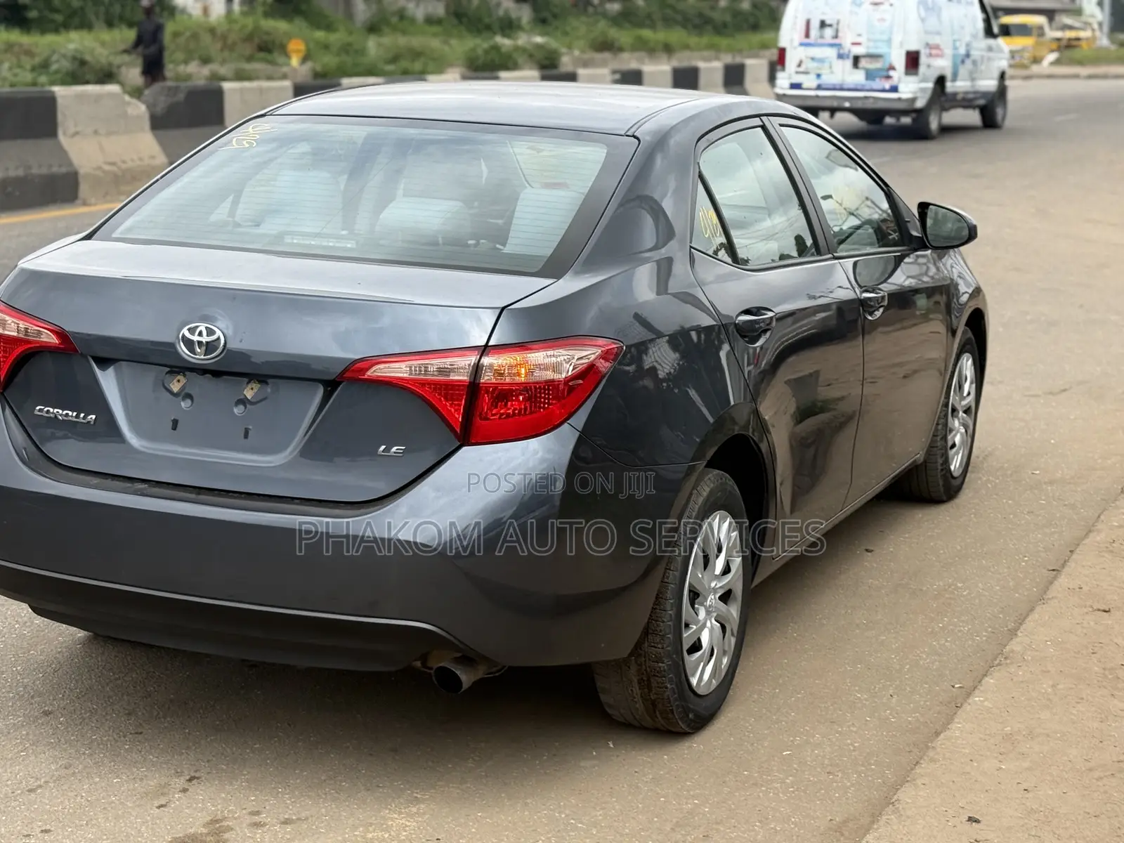 Toyota Corolla LE (1.8L 4cyl 2A) 2019 Gray