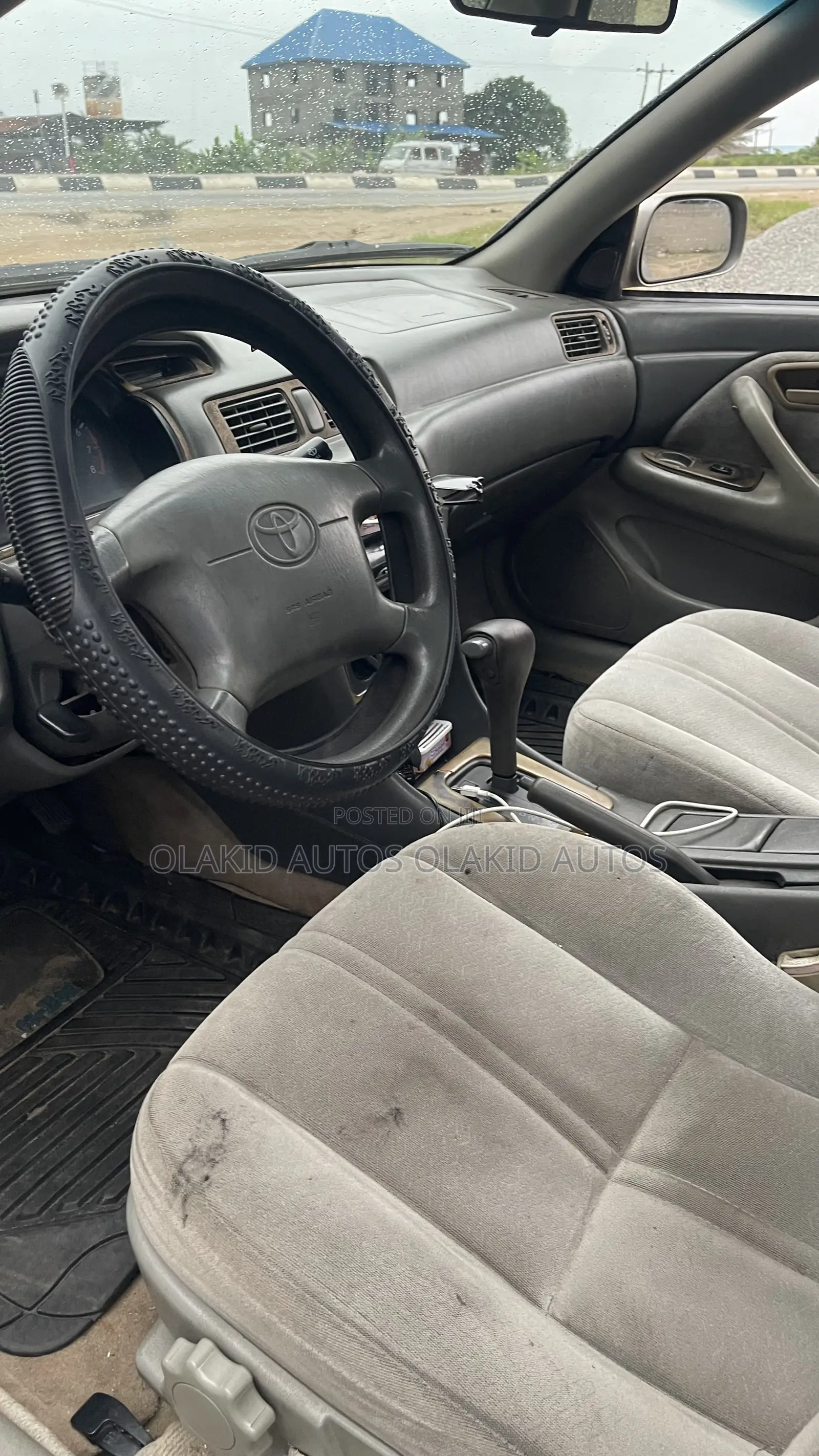 Toyota Camry LE V6 4dr Sedan (3.0L 6cyl 4A) 2001 Gold