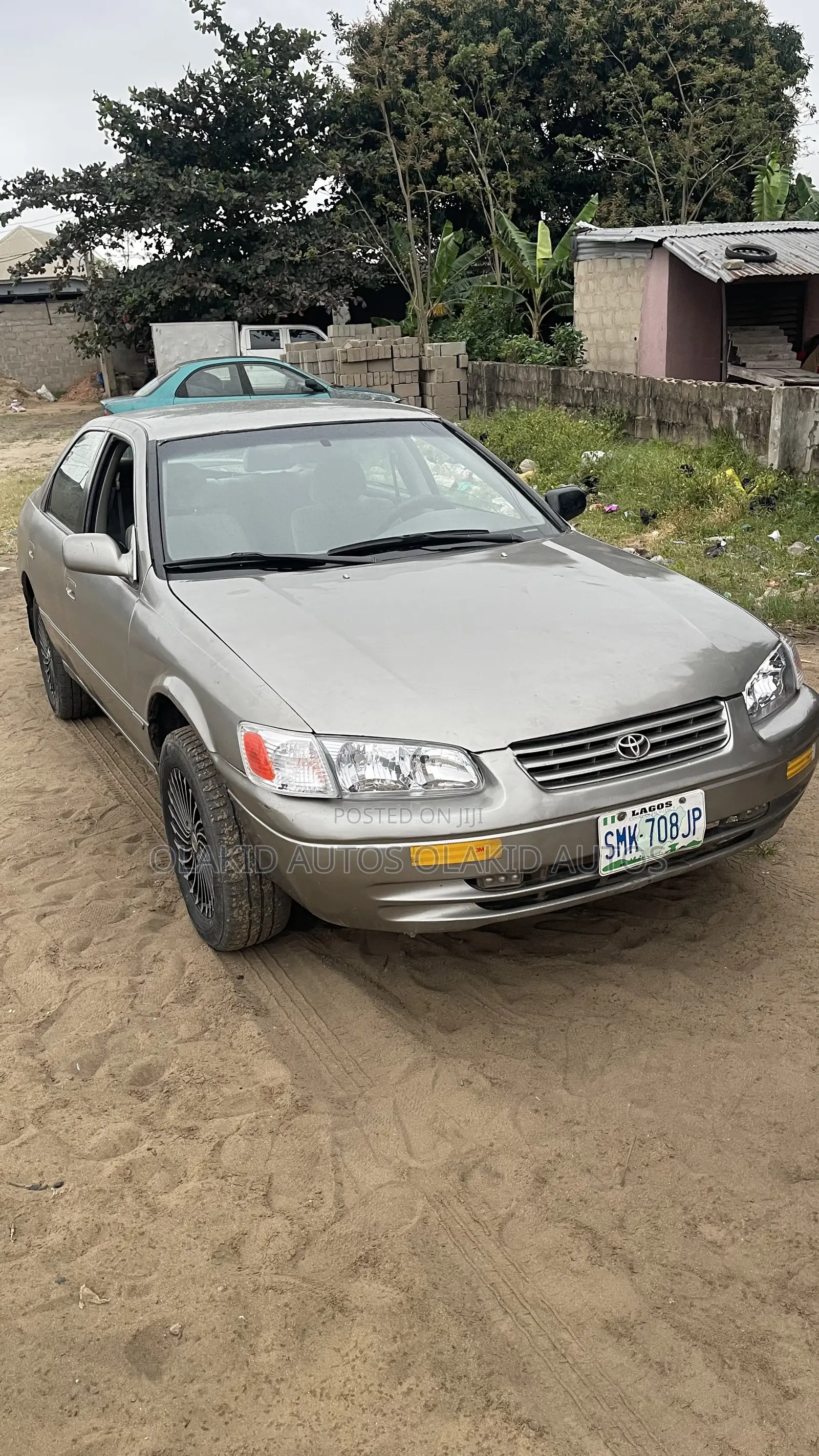 Toyota Camry LE V6 4dr Sedan (3.0L 6cyl 4A) 2001 Gold