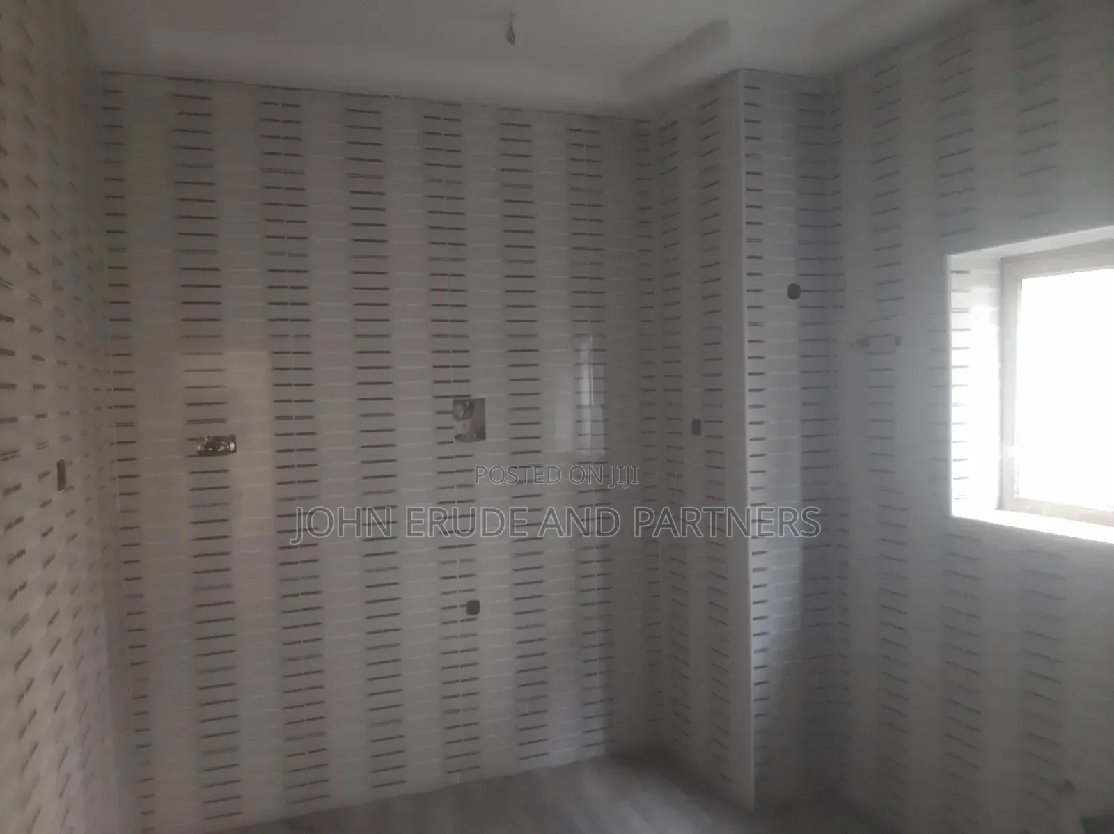 2bdrm Block of Flats in F01 Main Estate for sale