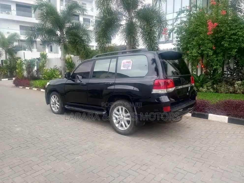 Toyota Land Cruiser 2000 Black