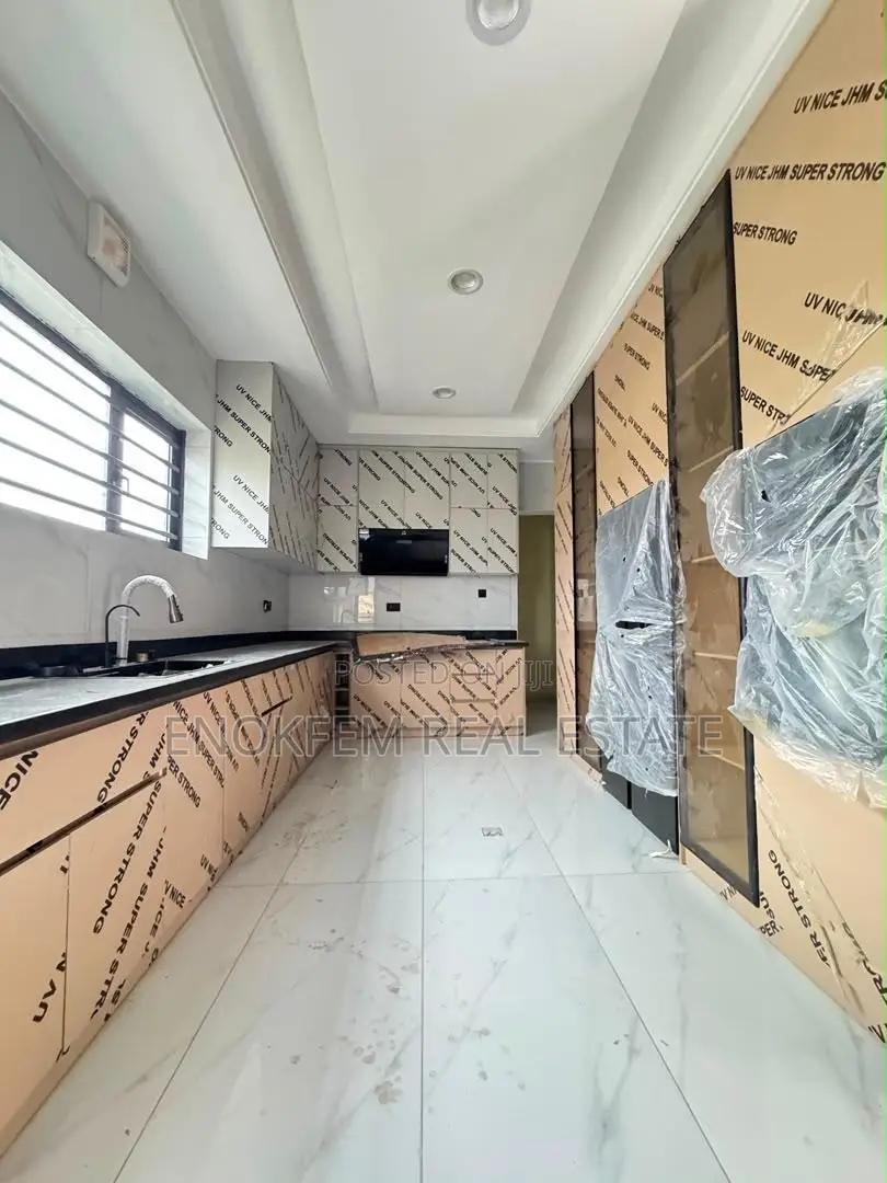 4bdrm Townhouse/Terrace in Lagos State for sale