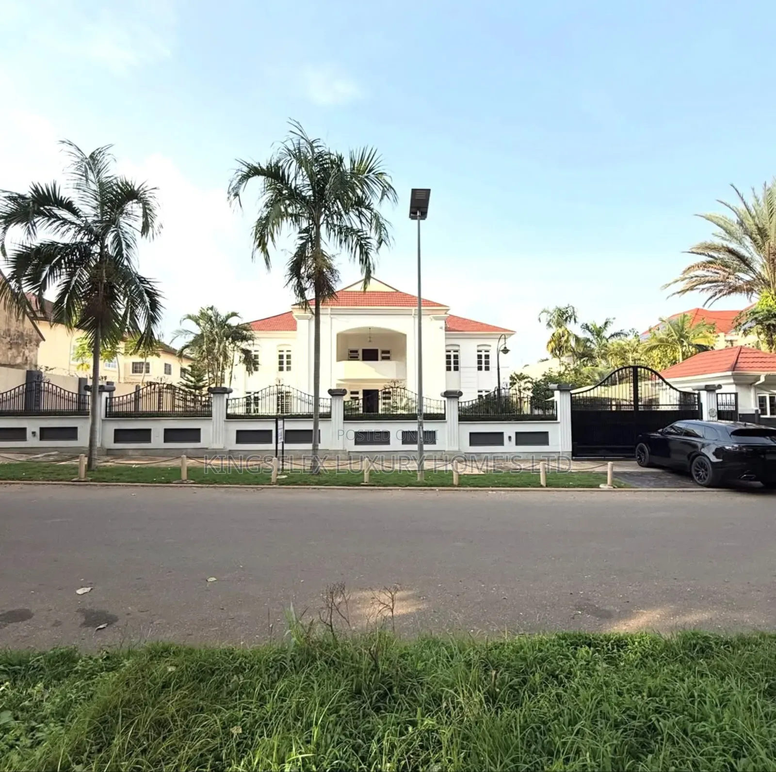 5bdrm Duplex in Apo Legisletive for sale