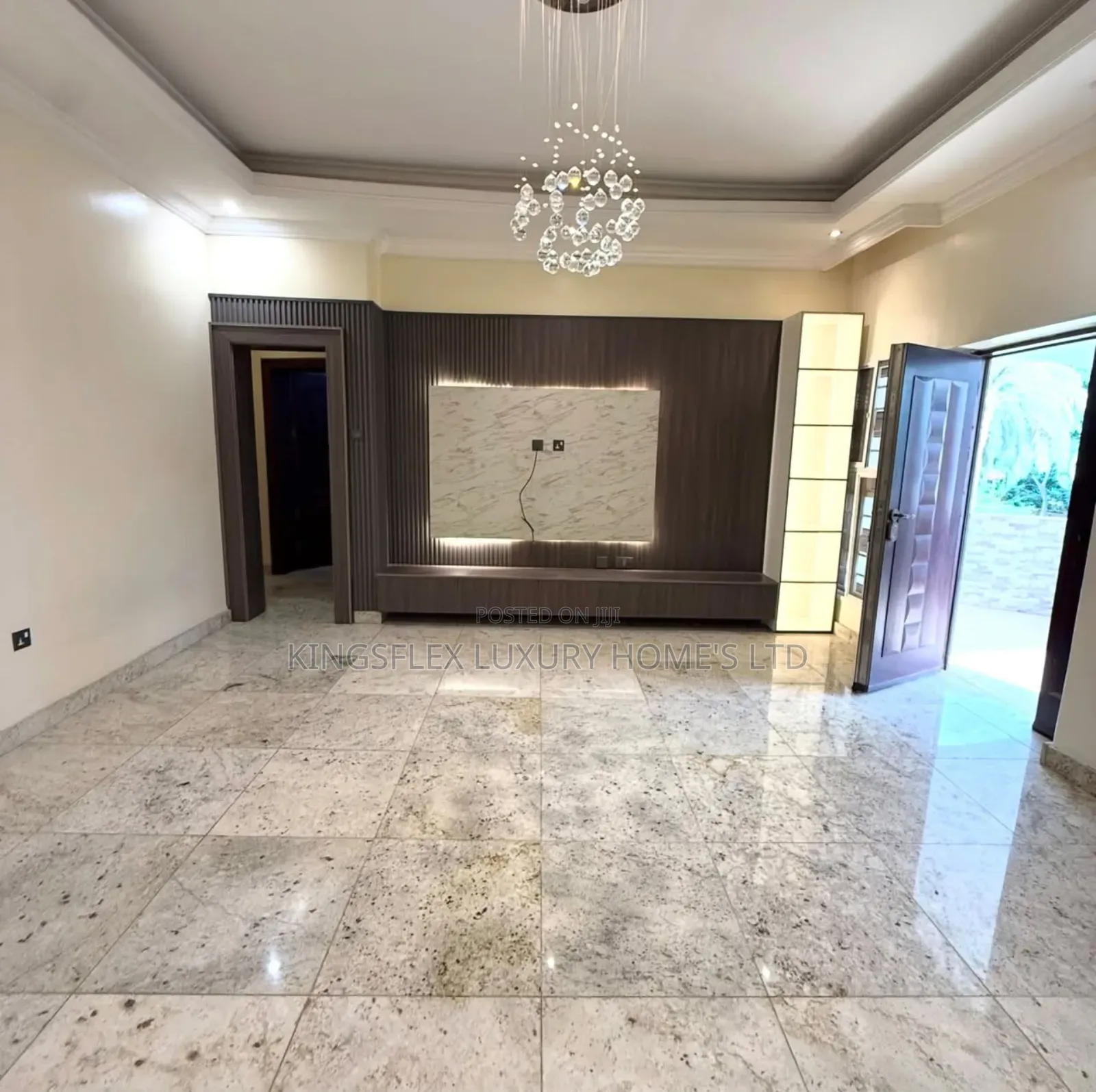 5bdrm Duplex in Apo Legisletive for sale