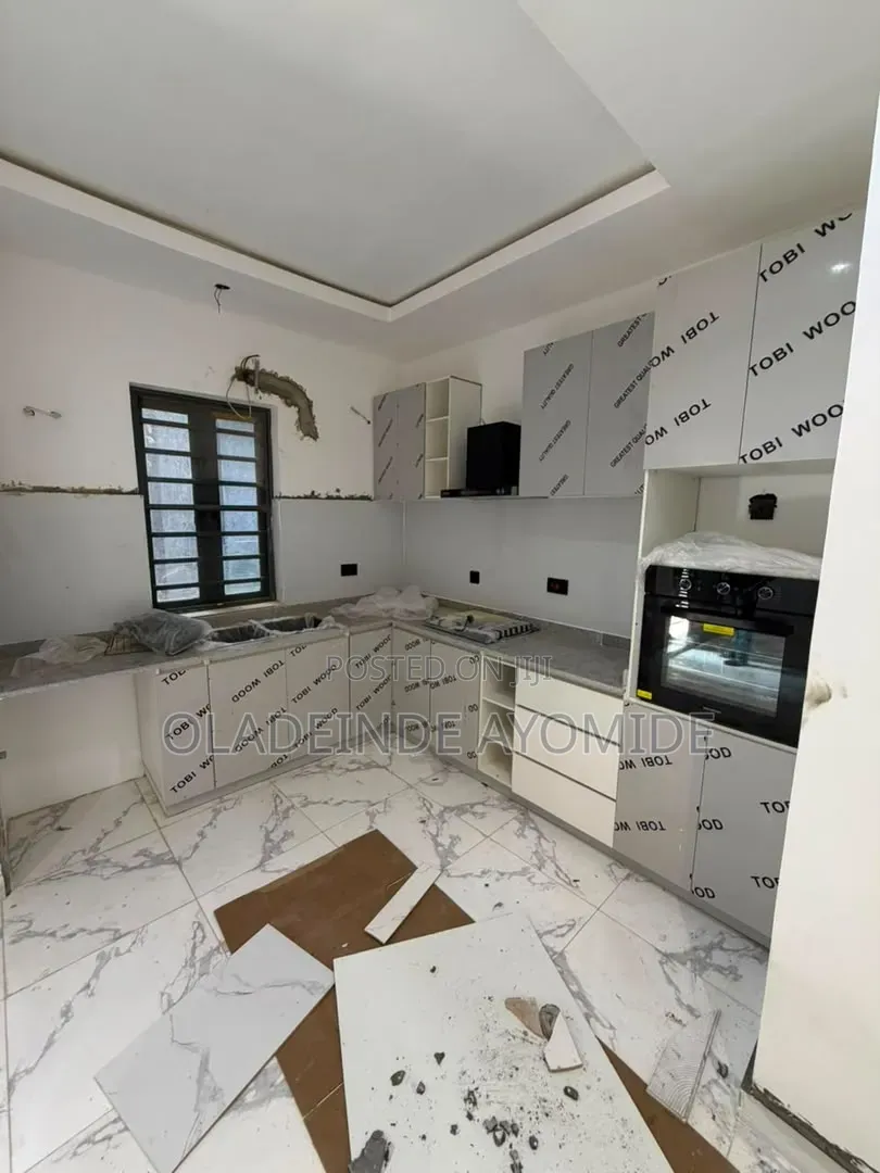 2bdrm Apartment in Ikate Lekki for rent