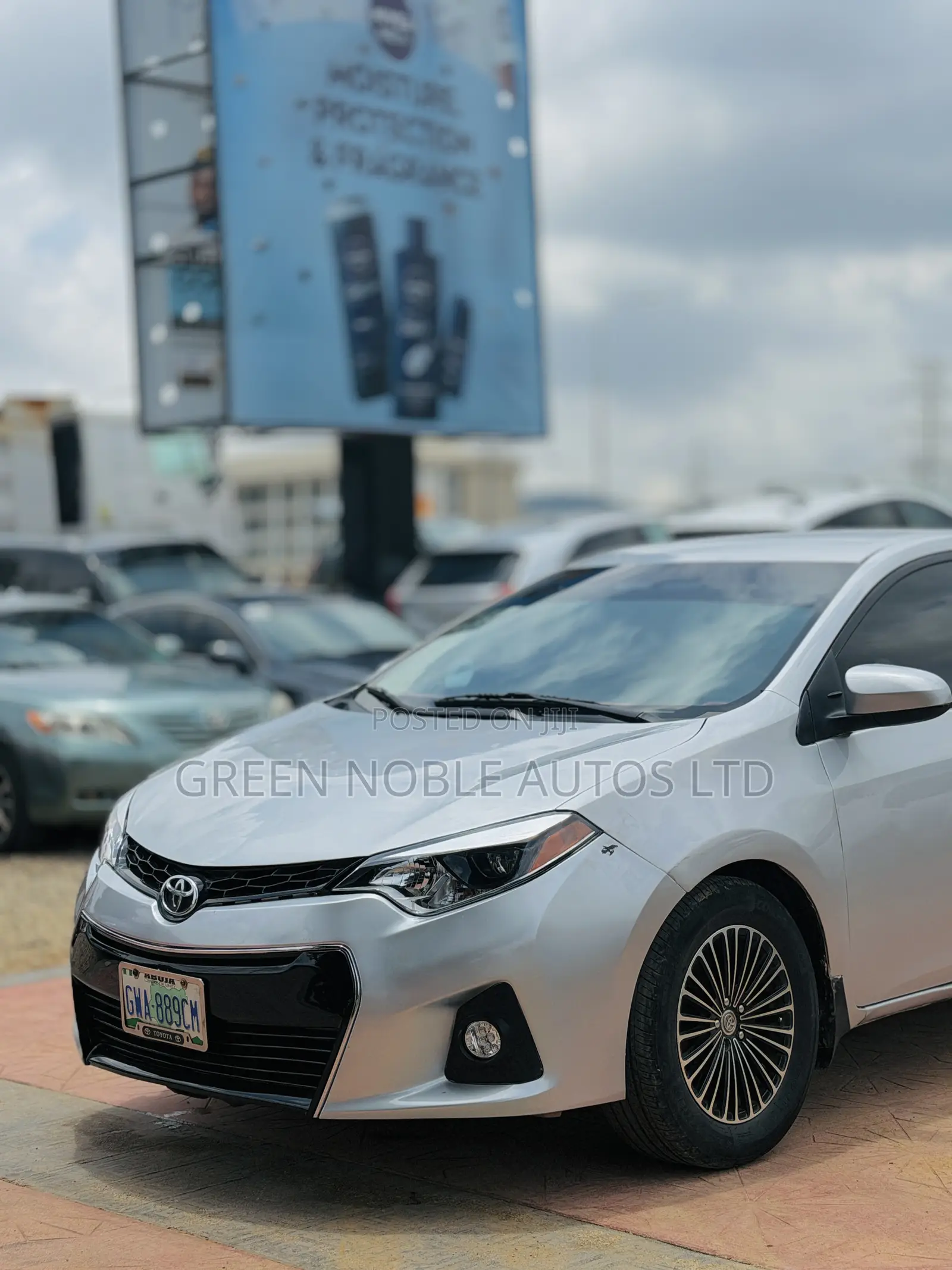 Toyota Corolla LE Eco 4dr Sedan (1.8L 4cyl CVT) 2014 Silver