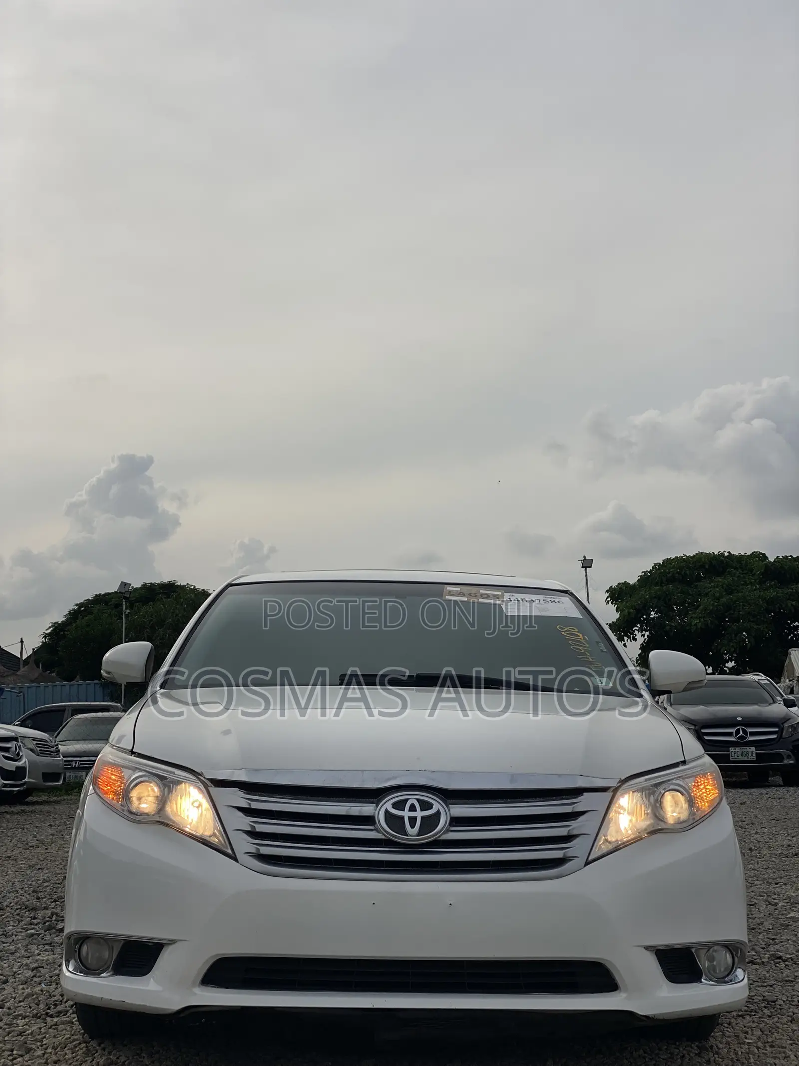 Toyota Avalon Limited Sedan FWD (3.5L 6cyl 6A) 2012 White