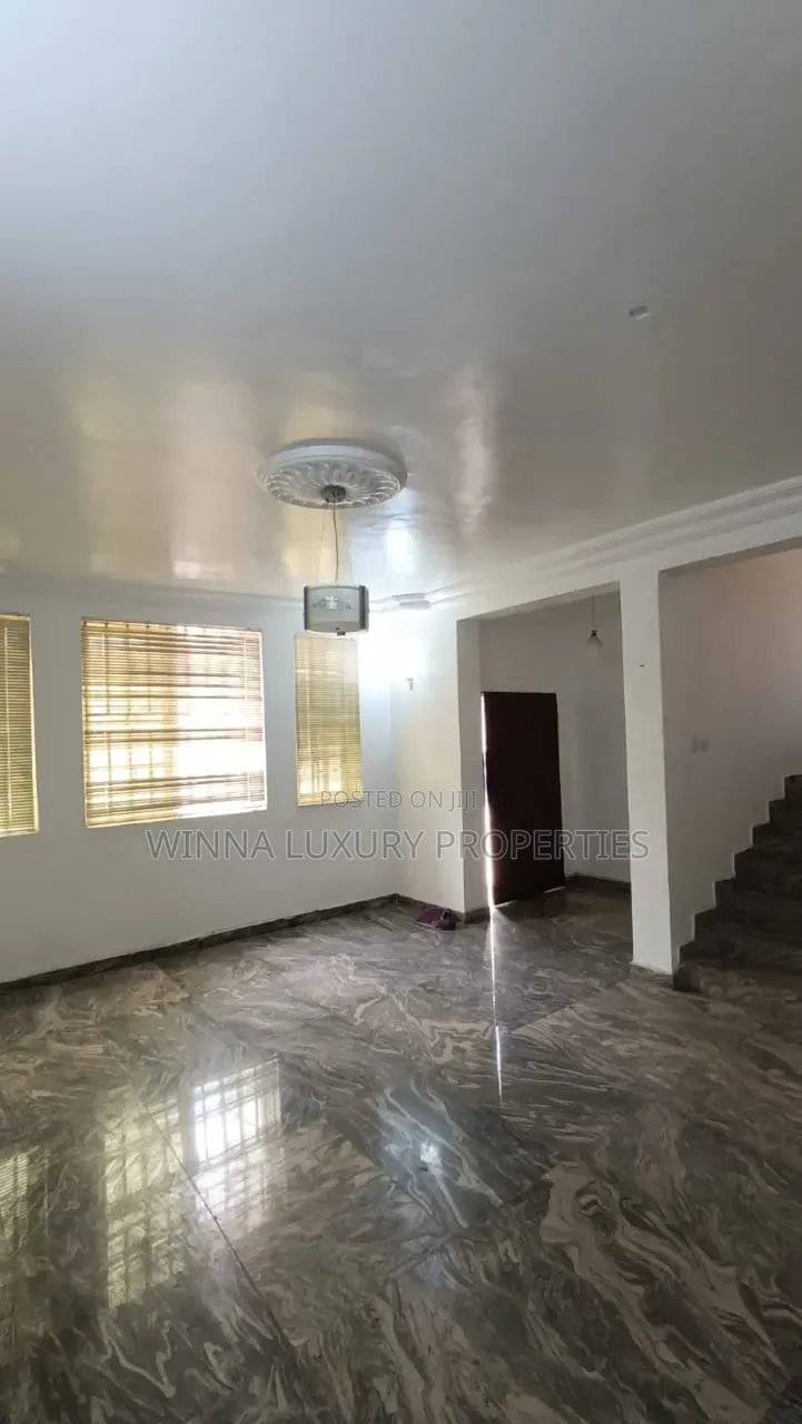 5bdrm Duplex in Jabi Main for rent