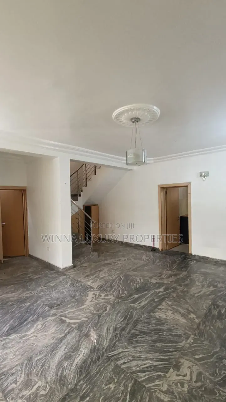 5bdrm Duplex in Jabi Main for rent