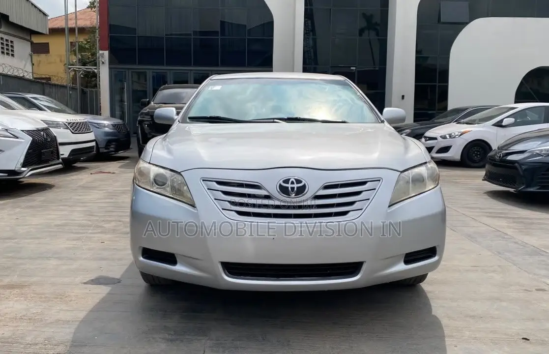 Toyota Camry XLE 4dr Sedan (2.4L 4cyl 5A) 2007 Silver