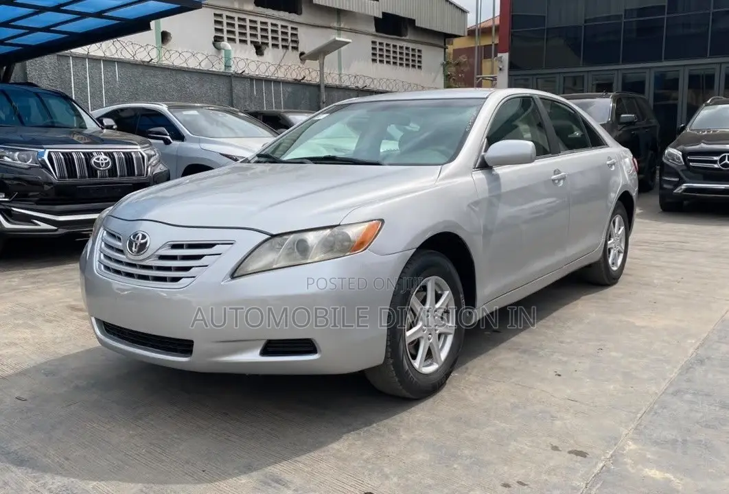 Toyota Camry XLE 4dr Sedan (2.4L 4cyl 5A) 2007 Silver