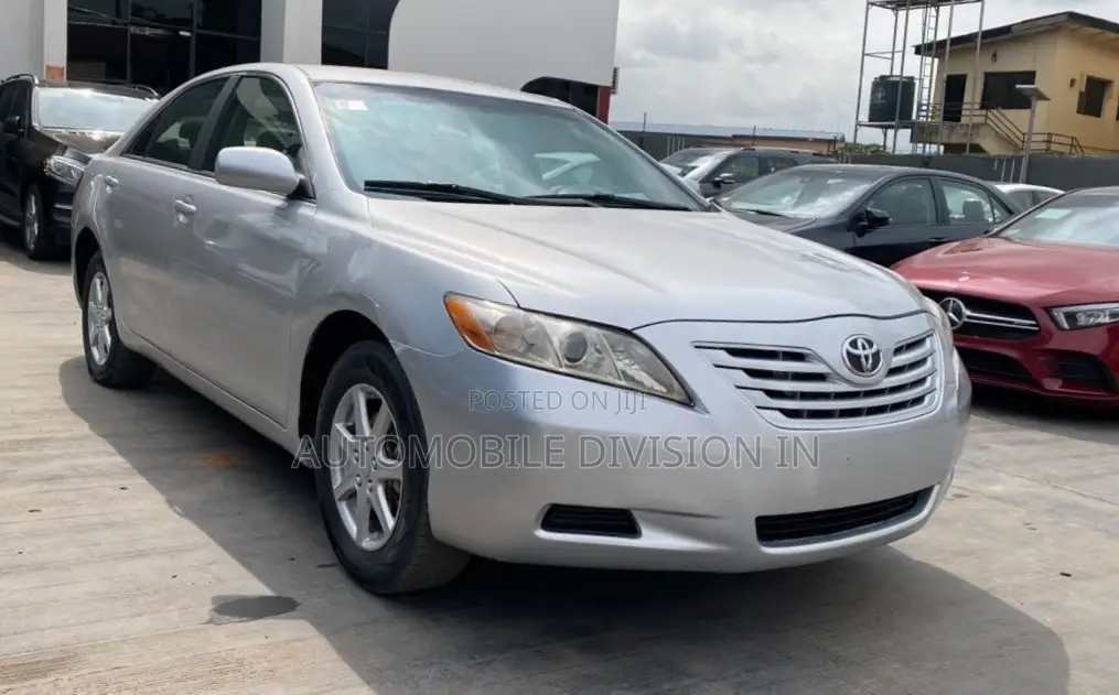 Toyota Camry XLE 4dr Sedan (2.4L 4cyl 5A) 2007 Silver