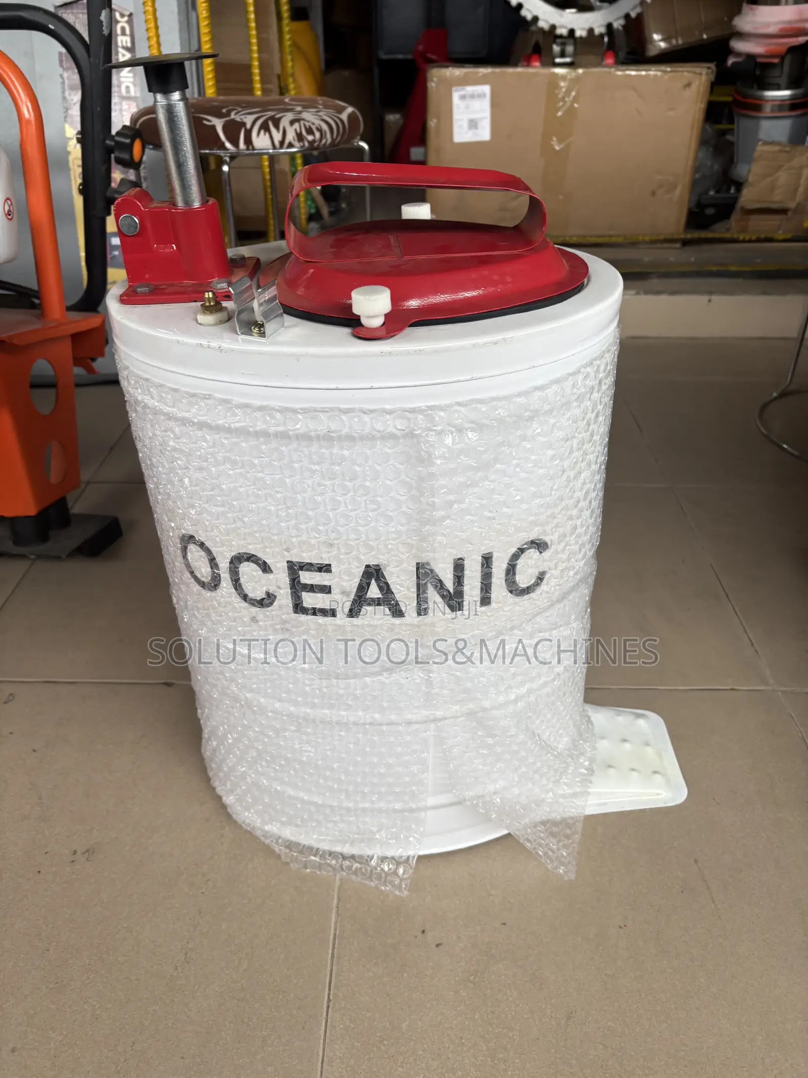 Oceanic Hand Operated Grease Bucket 20L