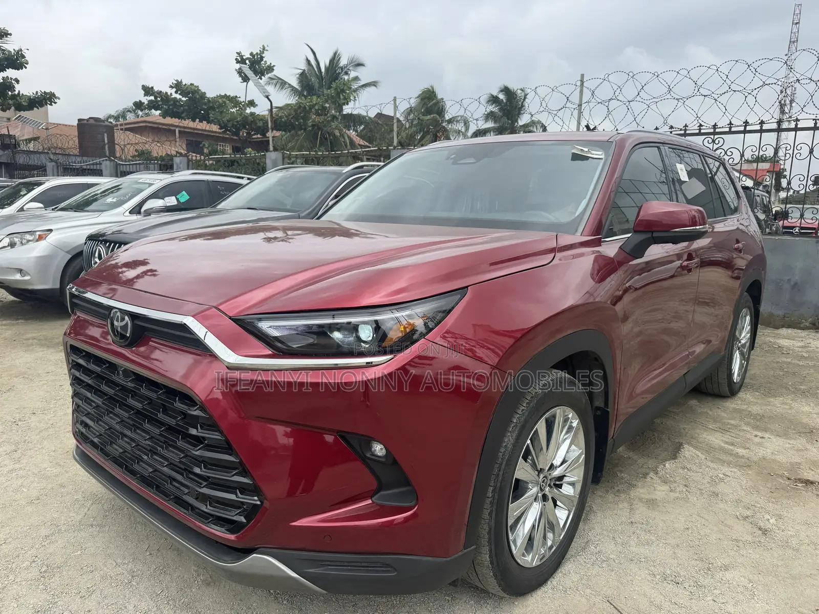 Toyota Highlander Platinum FWD 2024 Red