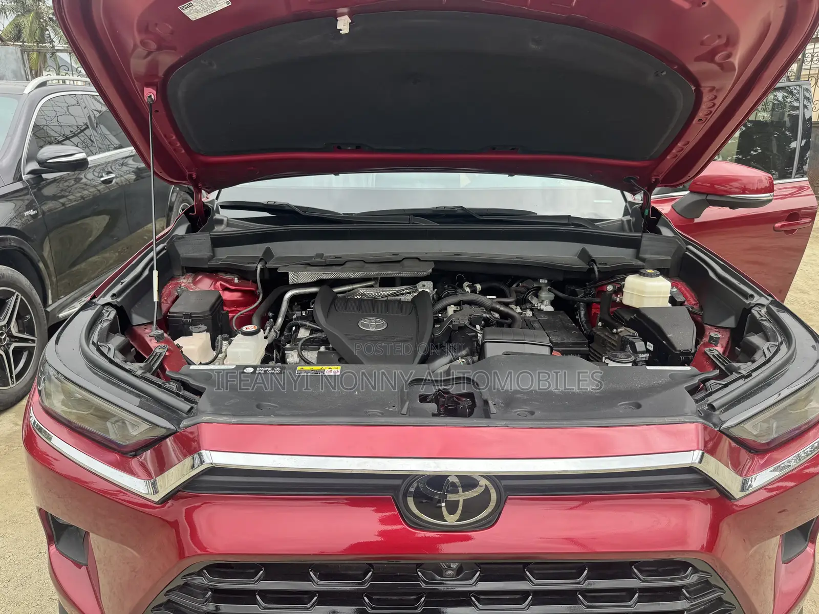 Toyota Highlander Platinum FWD 2024 Red