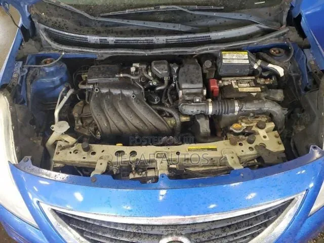 Nissan Versa 1.6 SL 2013 Blue