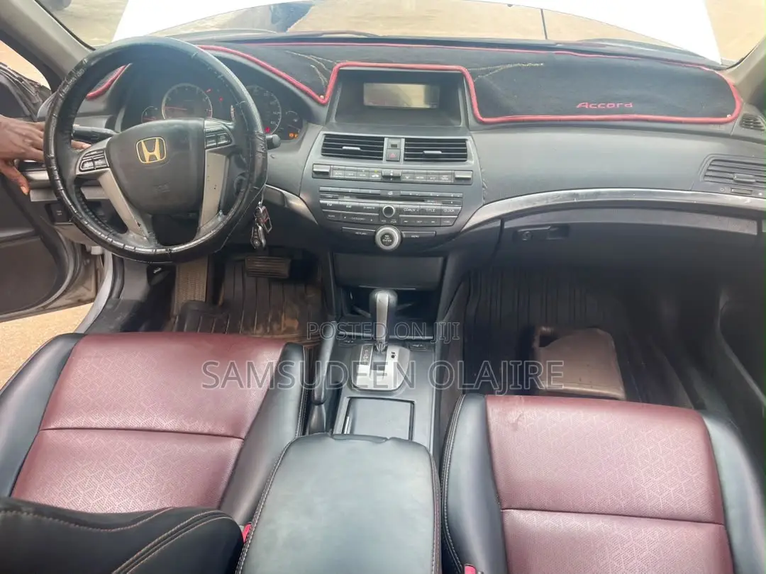 Honda Accord 2010 Silver