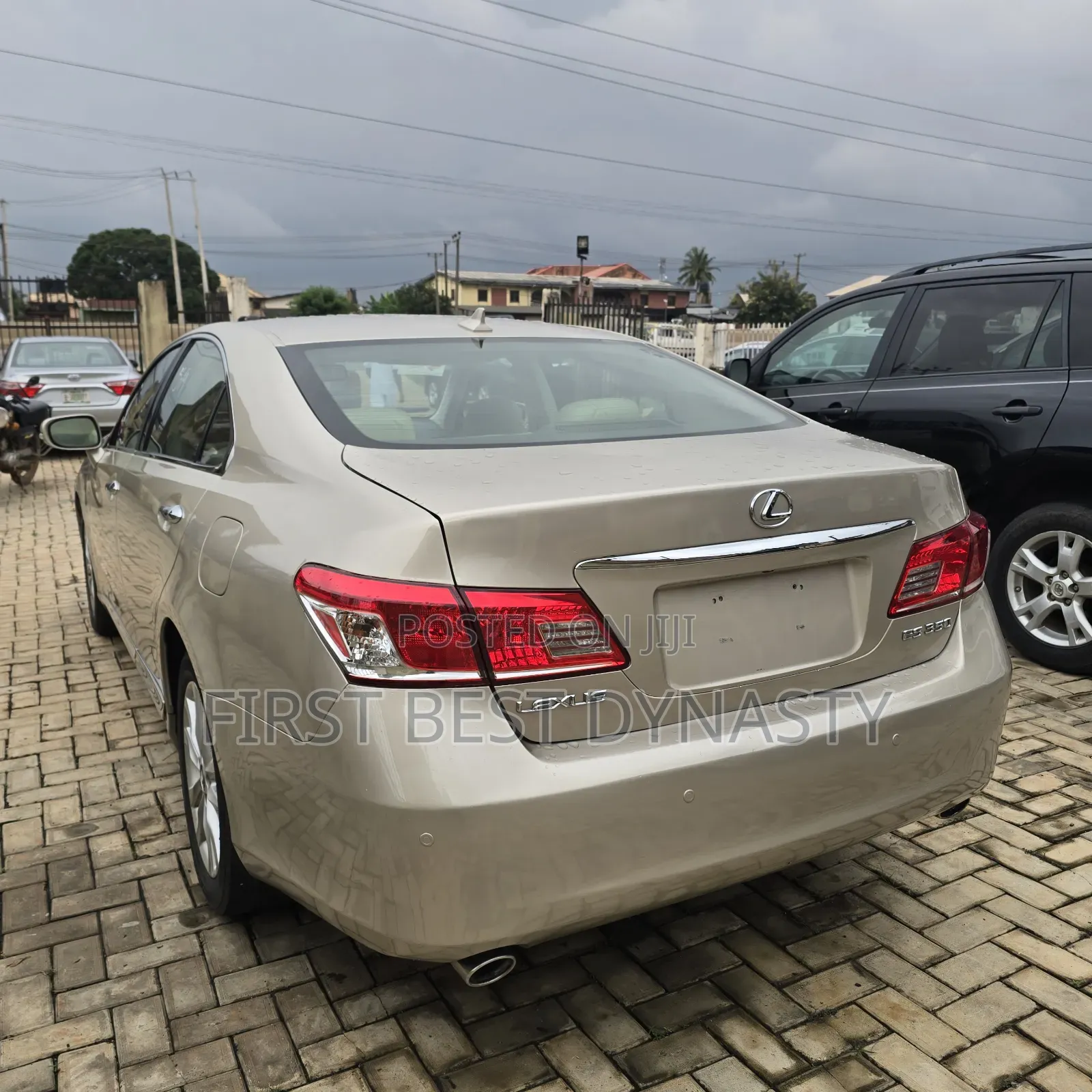 Lexus ES 350 2011 Gold