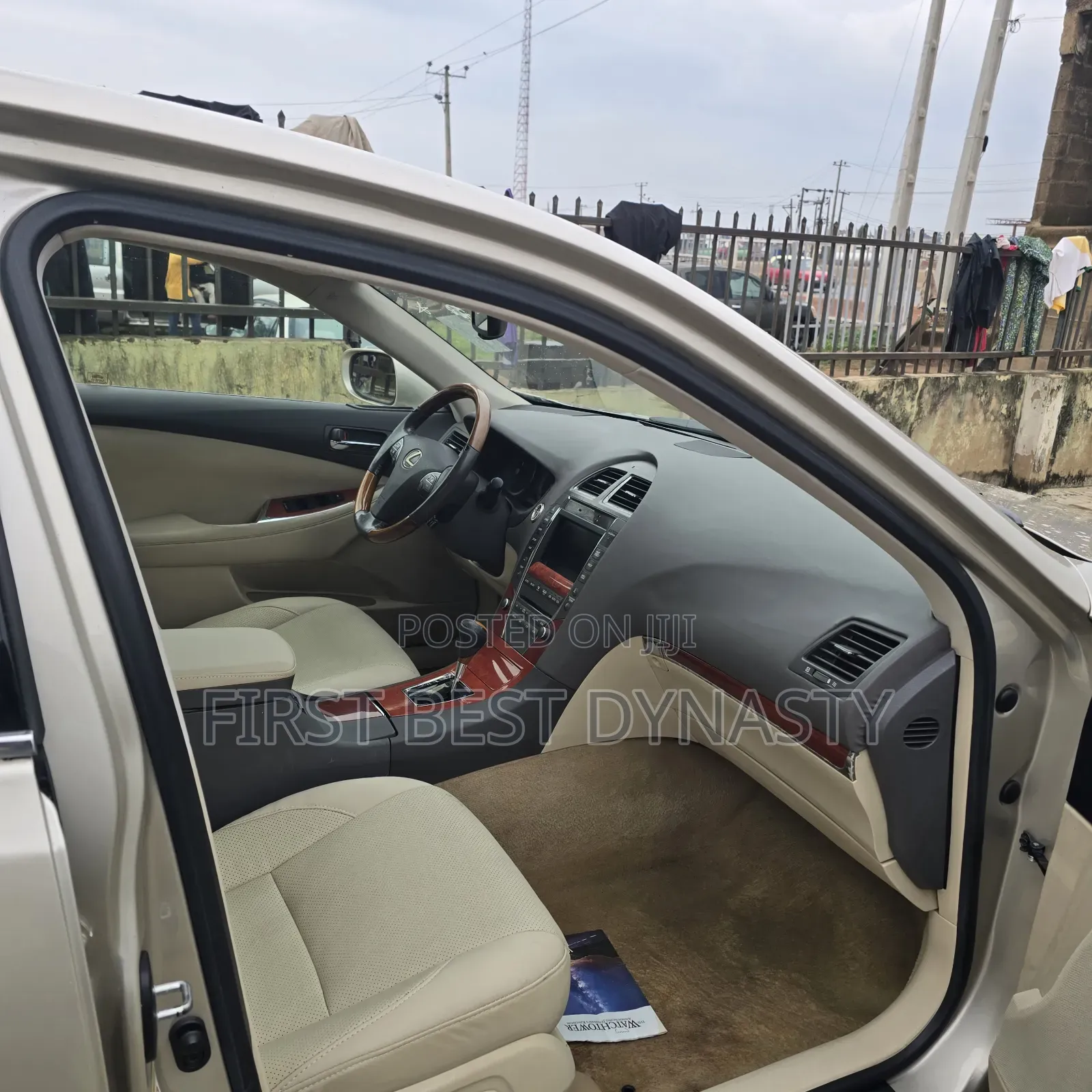 Lexus ES 350 2011 Gold