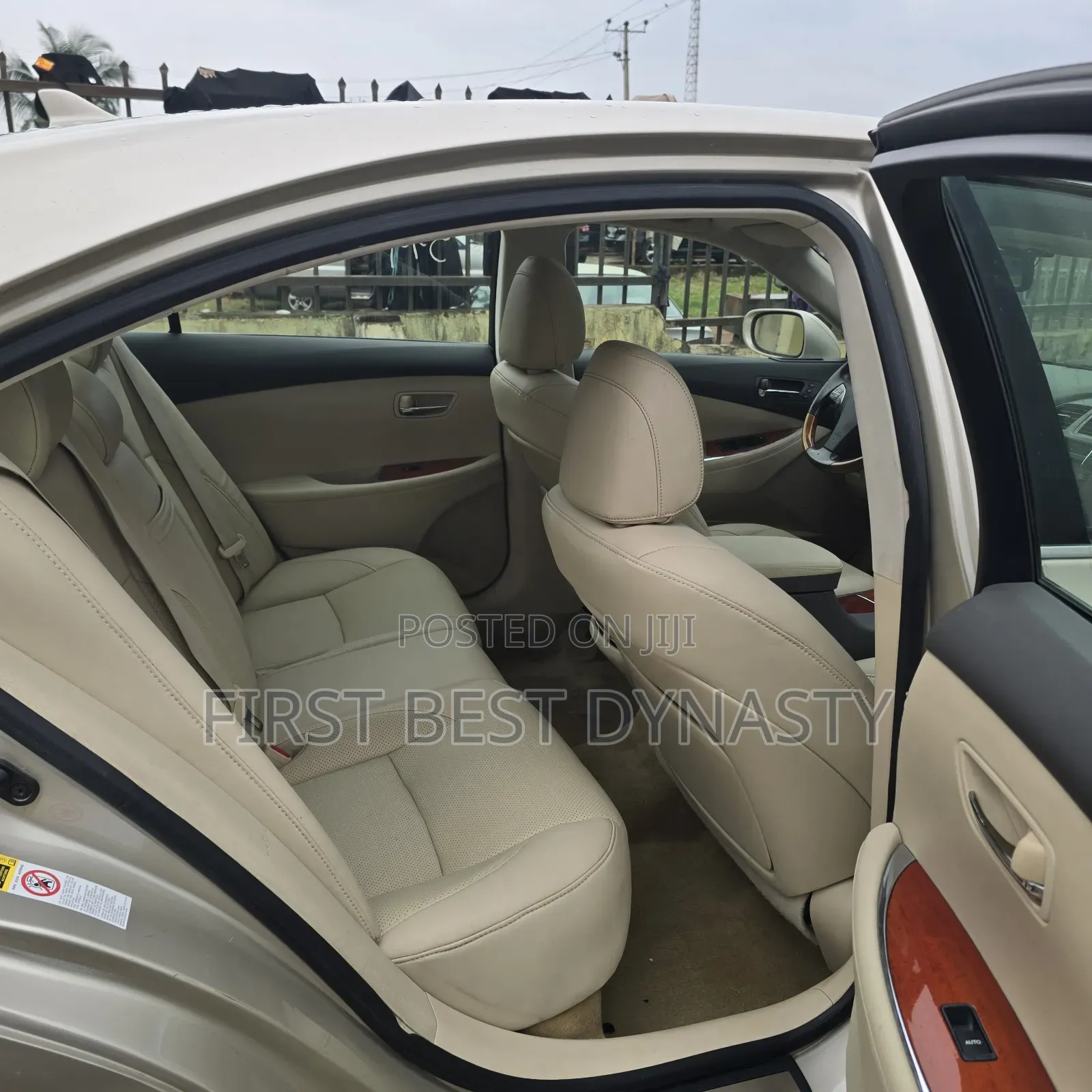Lexus ES 350 2011 Gold