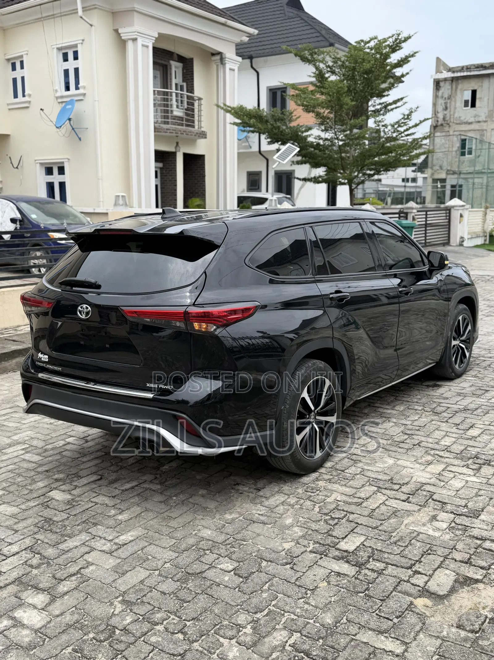Toyota Highlander XSE 2022 Black