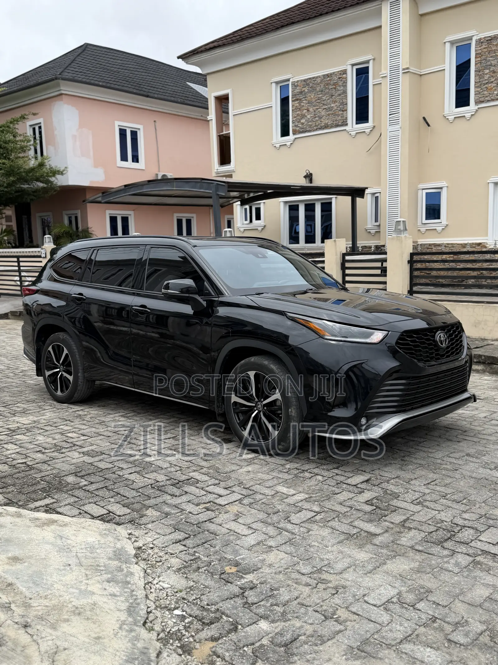 Toyota Highlander XSE 2022 Black