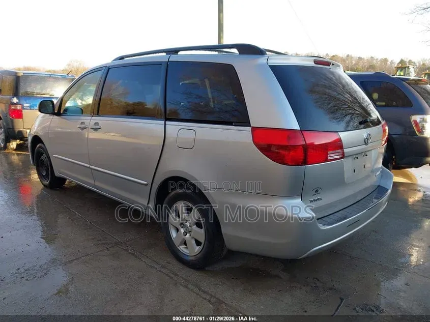 Toyota Sienna 2005 Gold
